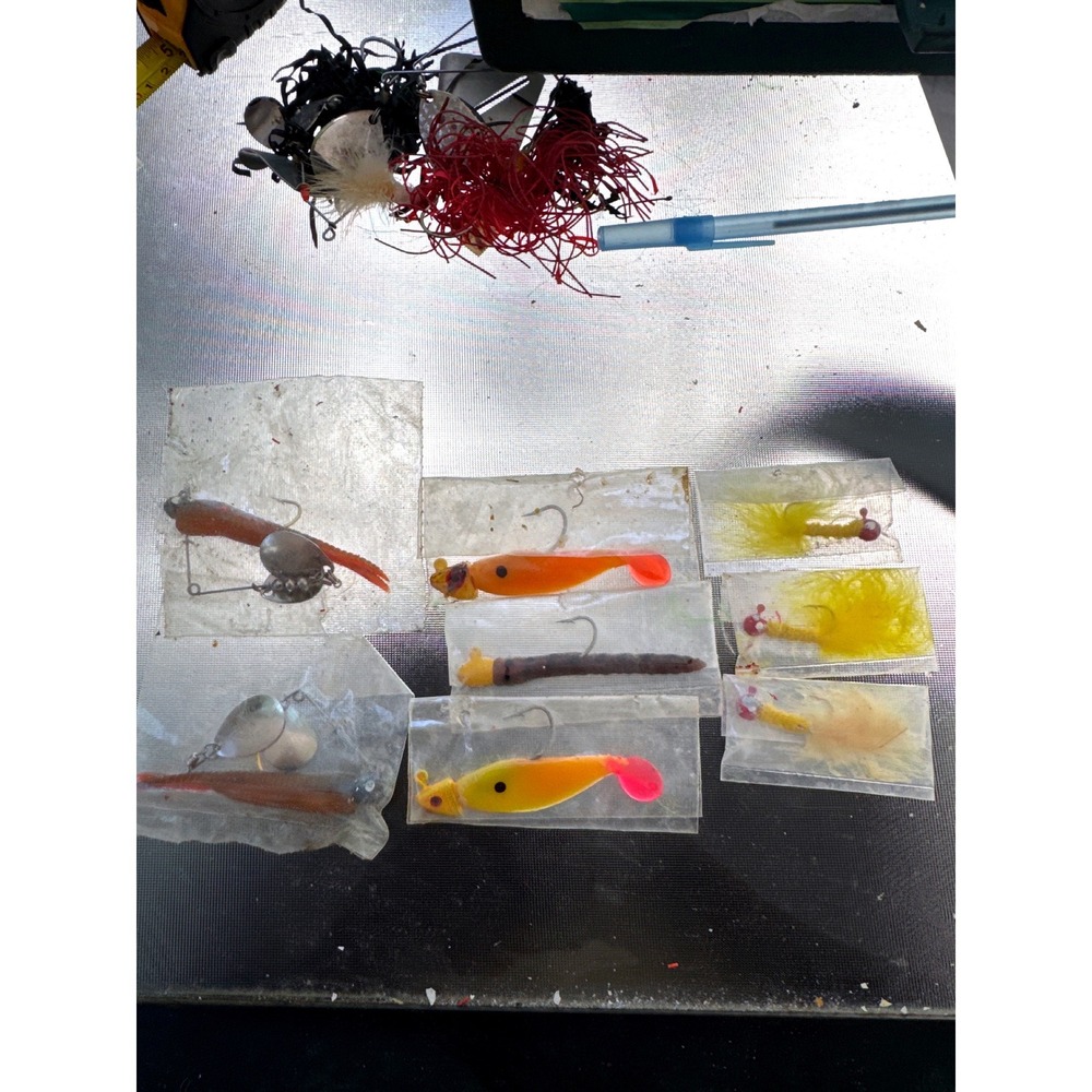 Vintage Mixed Fishing Lure Lot Beetle Spin Style Jigs Soft Plastics 8pc Assorted